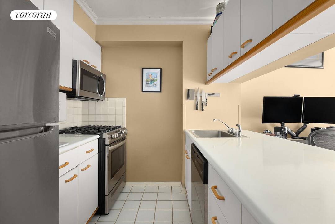 Sun Drenched, Spacious One Bedroom in the Heart of Hell's Kitchen Key Details Sun flooded south facing one bedroom Spacious living dining area with oversized windows Thermostat controlled air conditioning ...