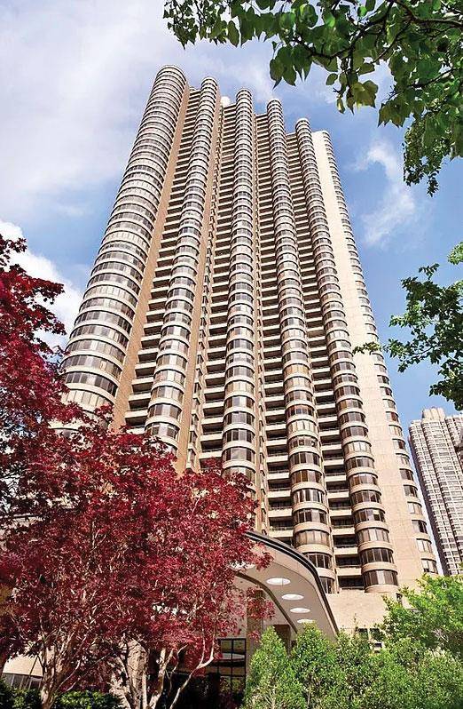 Enjoy spectacular East River views from this expansive two bedroom, two bath condo, located on a high floor for added privacy and unmatched vistas.