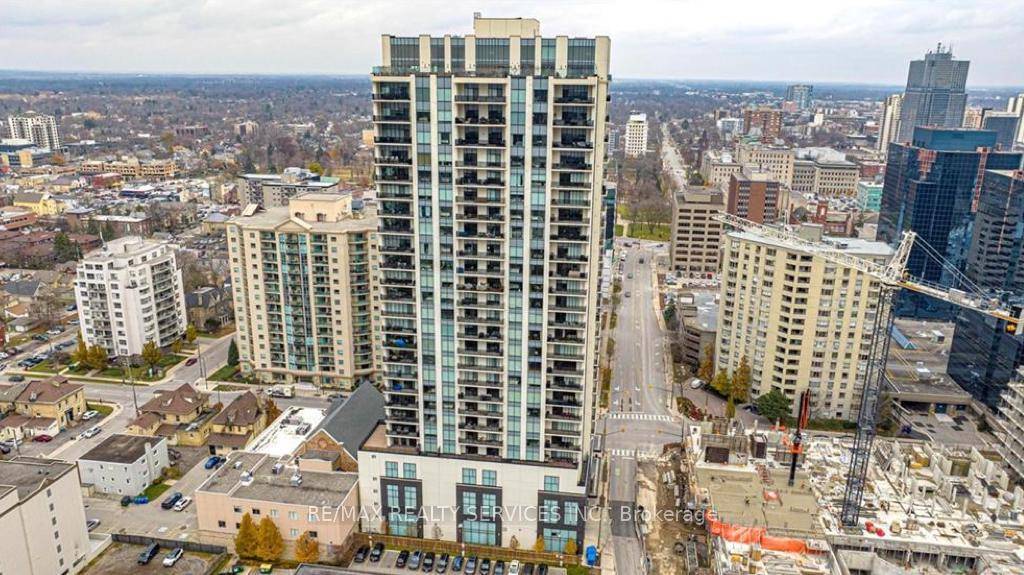 Welcome to Azure ! Spacious amp ; sun filled 1165 square foot 2 bed 2 bath suite in one of Londons most desirable luxury condo buildings.