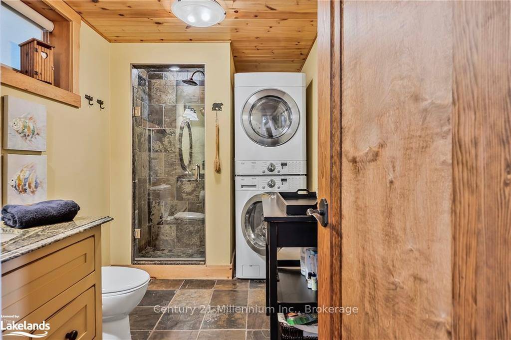 Welcome to your very own lakefront paradise !