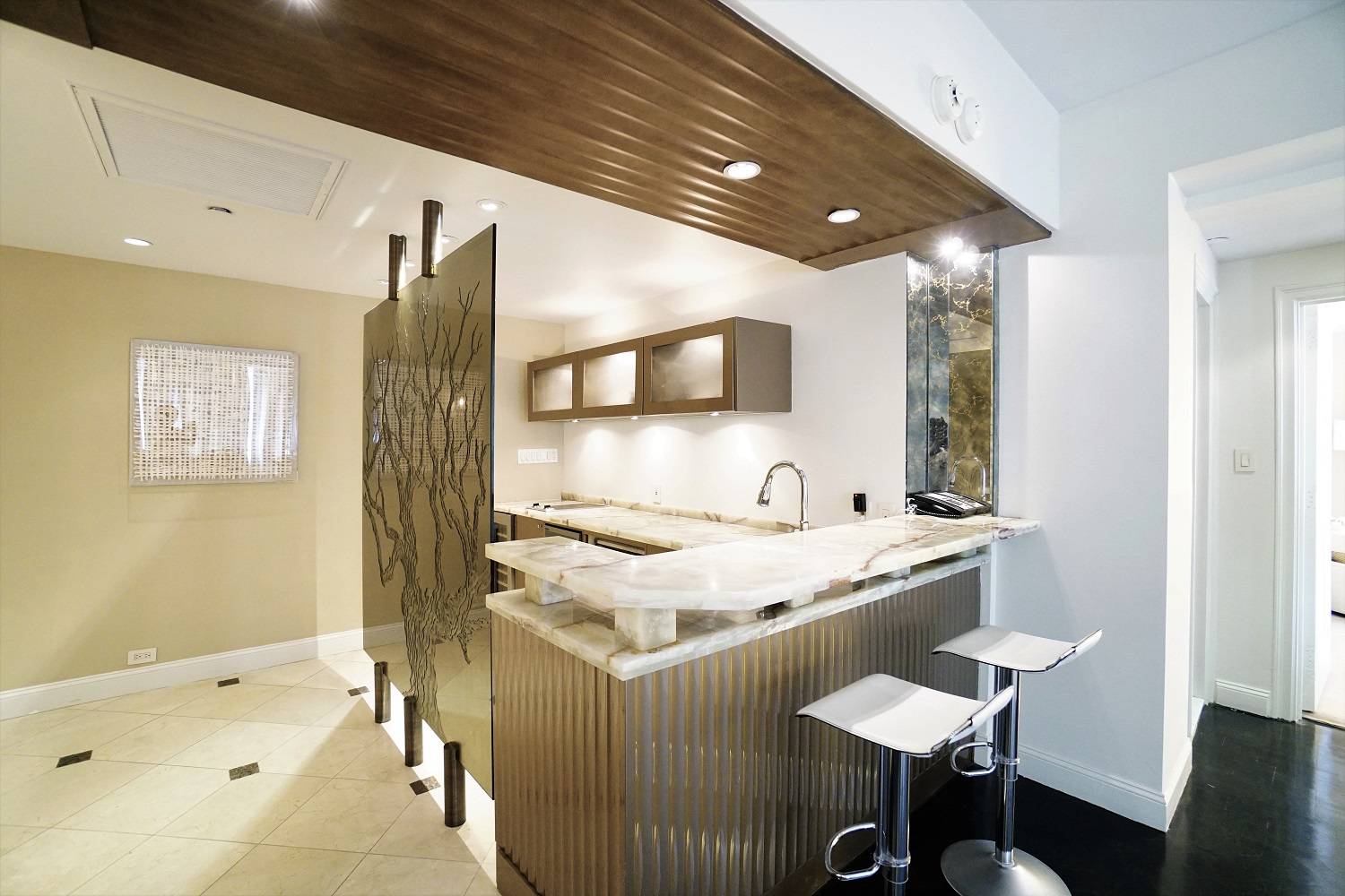 Five Star Hotel Services and Amenities Short term Rent Available till 5 15 2025 Apartment Welcome home to Marriott Essex House Hotel Condo Apt.