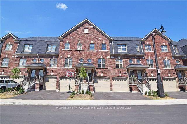 Nice, Well kept, Upgraded, Townhouse In Mount Pleasant, Spacious Rooms, Master Bedroom W Walk In Closet, Family Size Kitchen.