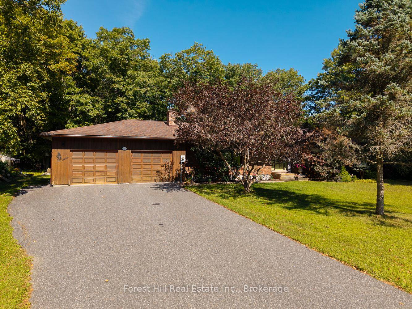 Welcome to 17 Skerryvore Circle, a wonderful family home in a highly desirable, family friendly neighbourhood.