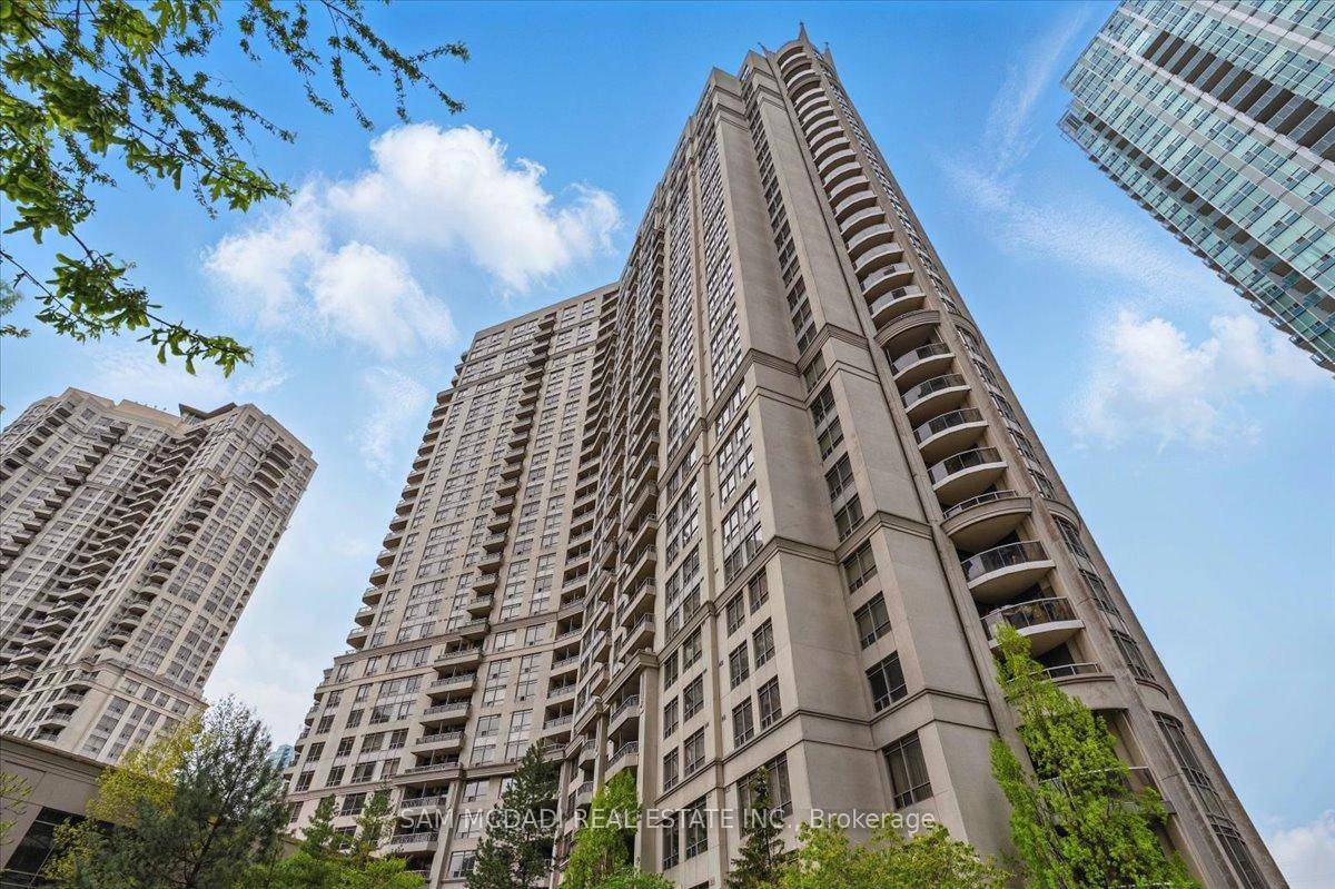 Located in Mississauga's vibrant City Centre, 3888 Duke of York offers the ultimate urban lifestyle with unmatched convenience in an amenity rich neighbourhood.