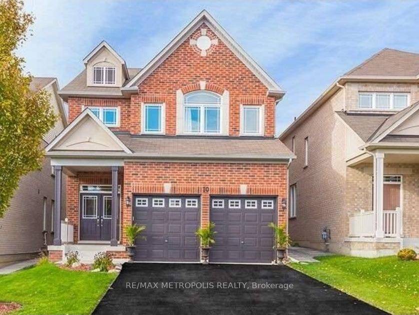 Beautiful amp ; Spacious Detached 4 1 BR In a Family Friendly Neighborhood.