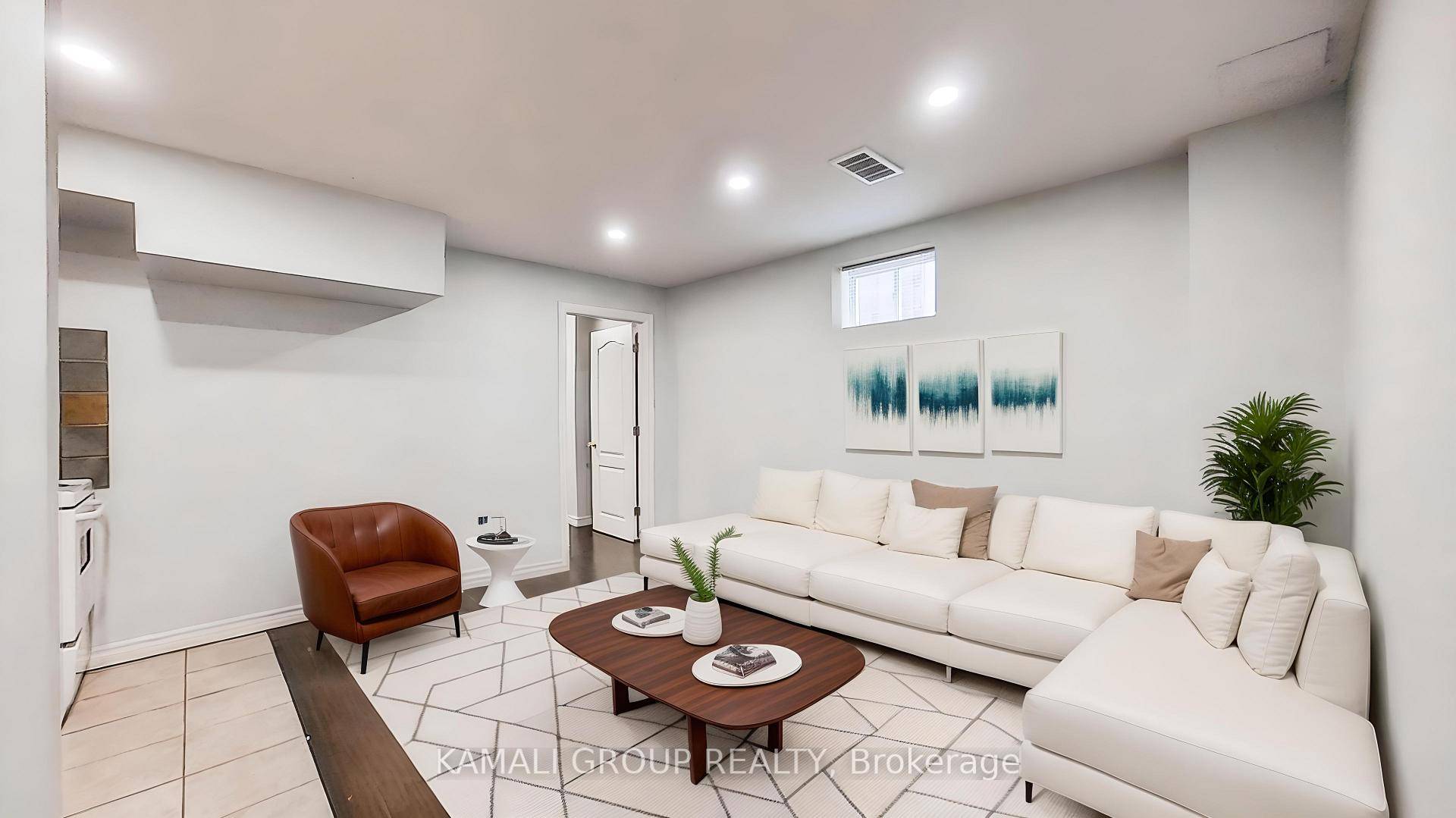 Move in Now ! 1 Bedroom Apartment with Internet included !