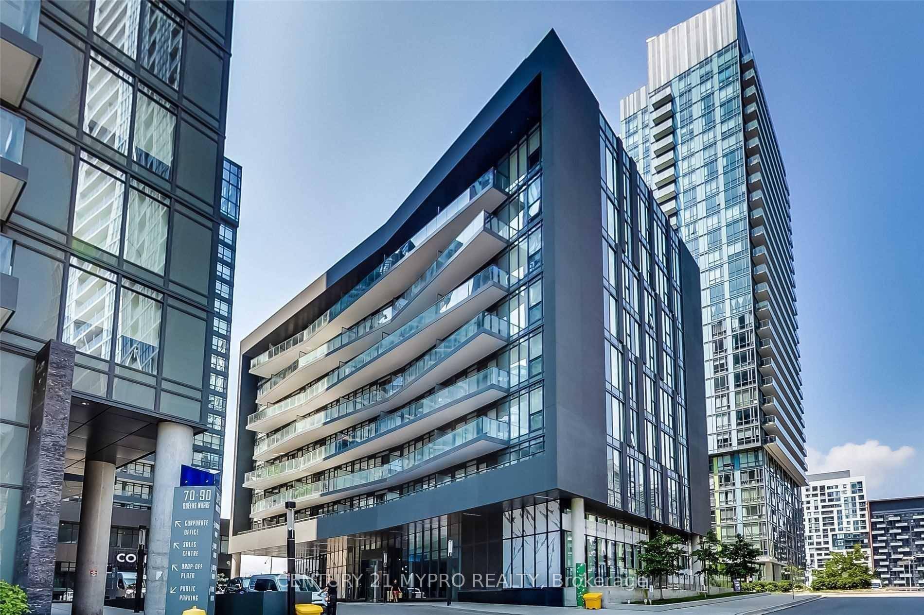 Beautiful amp ; Modern 1 Den Unit In A Low Rise Boutique Building, The Most Desired community In Dt Waterfront !