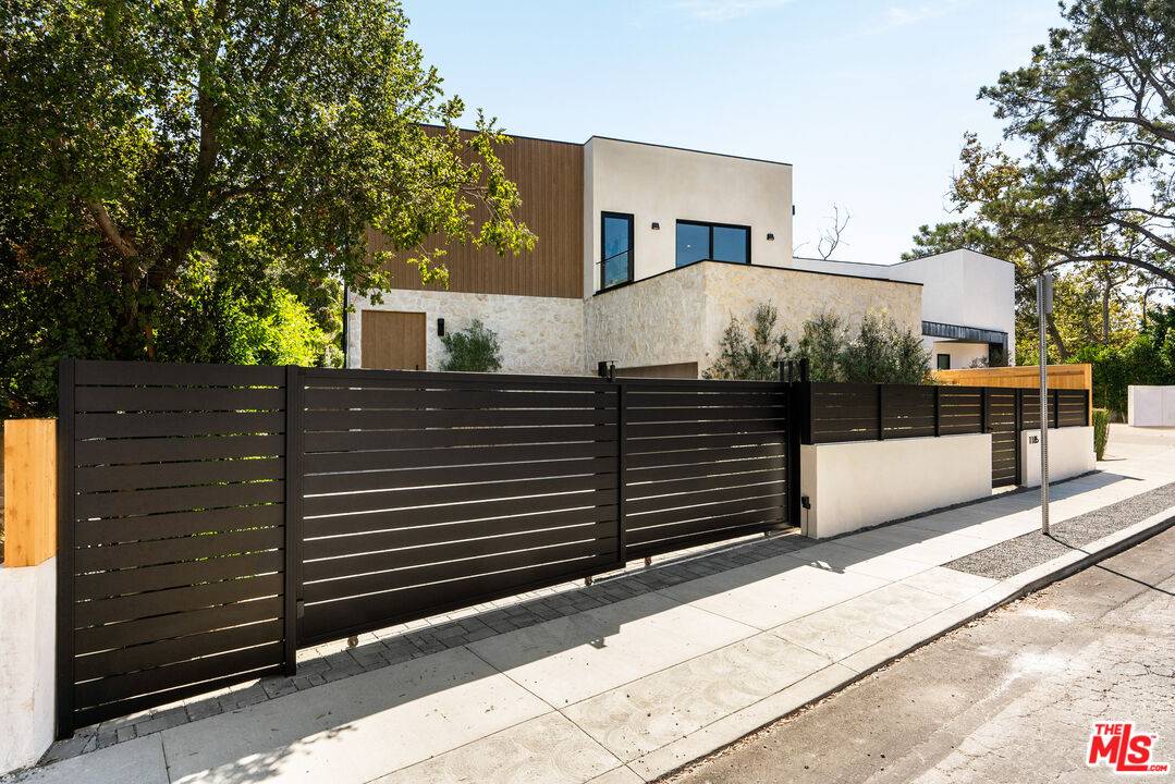 1185   Mcclellan Dr 6BR Brentwood La