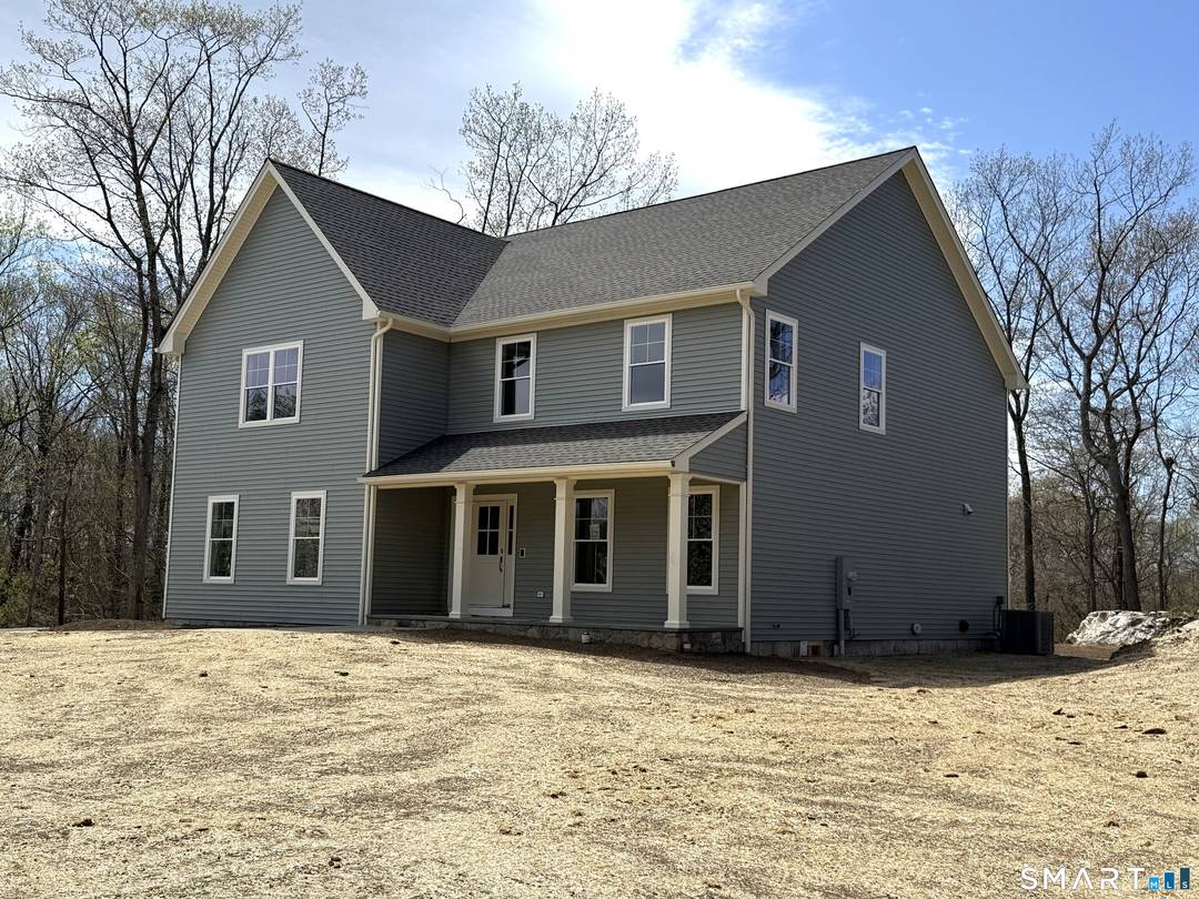 The Aspen Model is a 2951 SQFT Colonial at the end of a cul de sac in the desirable Huntington Woods subdivision.