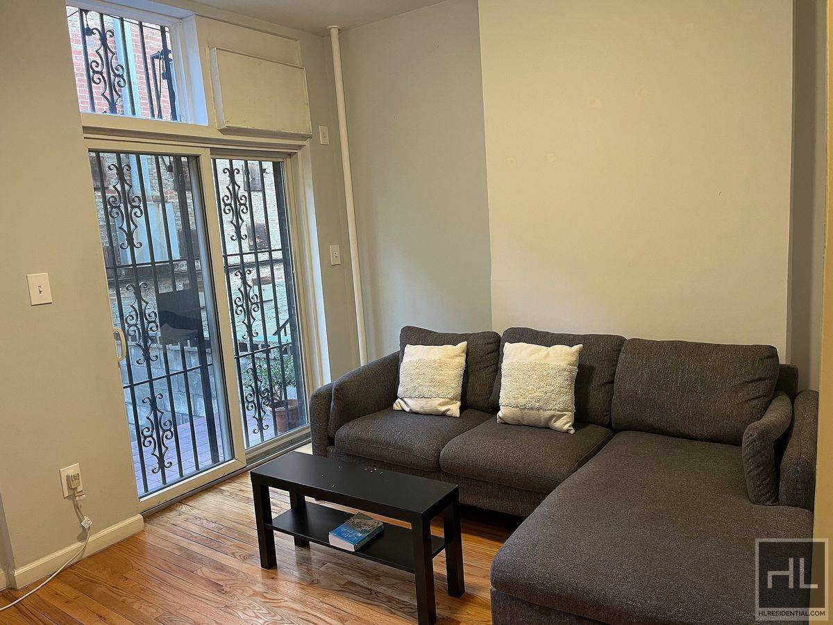 1 bedroom1 bathroomHardwood Flooring High CeilingsWindowed KitchenGas StoveGreat closet and storage spaceSouth Facing Exposure Bright and QuietPrivate Outdoor SpaceFLEXIBLE 1 TO 12 MONTH LEASE TERMSSHORT TERM OKAVAILABLE UNFURNISHED OR SEMI ...