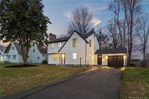 Incredible opportunity to own a gorgeous 4 bedrooms and 2 bathrooms colonial home.
