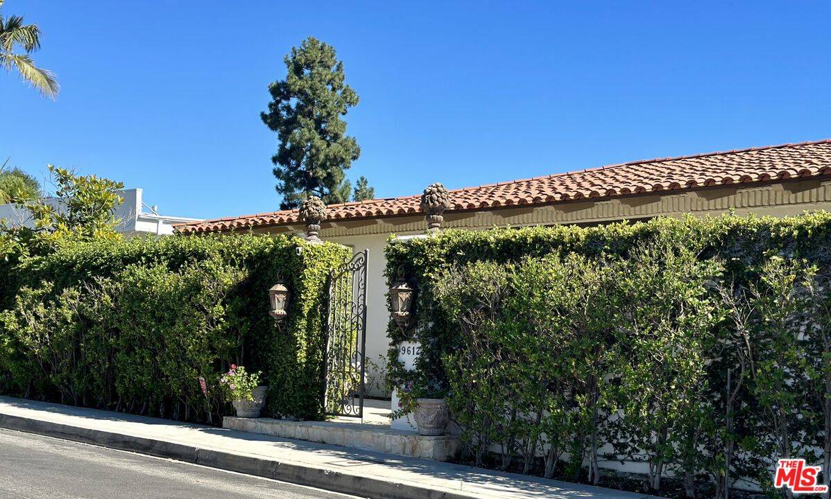 9612 Arby Dr 4BR Beverly Hills Post Office | B.H.P.O. La