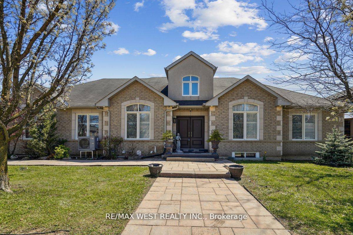 Rare Fabulous 3 Bedroom Bungalow in Highly Sought After Westbrook Community.