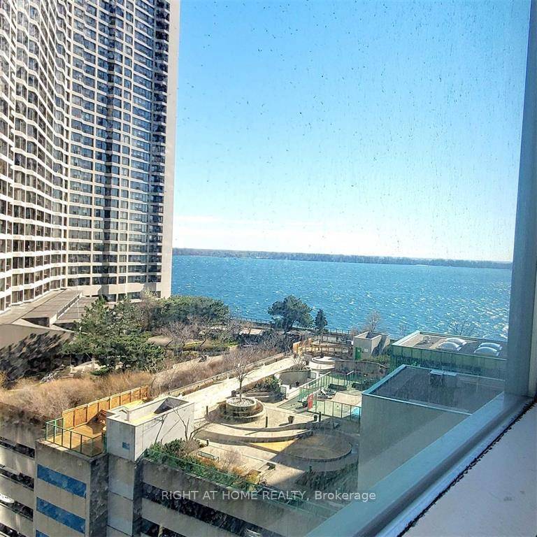 Bright And Sunny, Lakeview Suite In Luxury One York Quay !