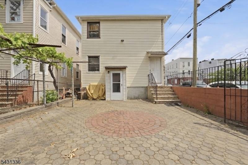Welcome to 75 Geneva St. the two family home you've been searching for !