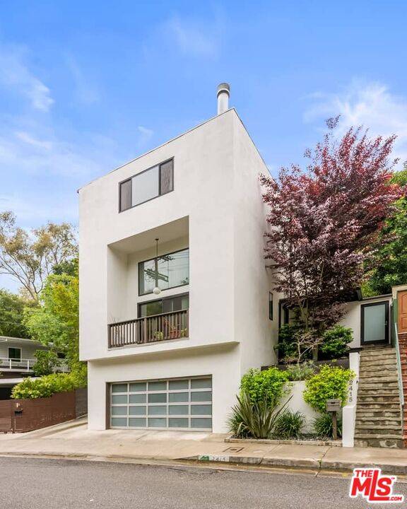2415   Laurel Pass 3BR Hollywood Hills East La