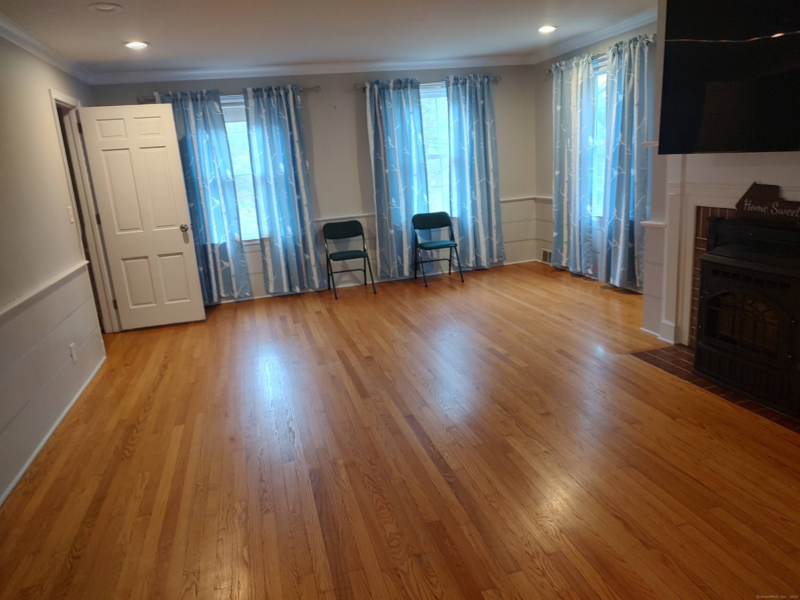 WELCOME TO 145 RIVER VALLEY RD, STRATFORD, AN OVERSIZE CAPE ON A DEAD END STREET IN A QUIET NEIGHBORHOOD, THIS HOME FEATURES ALL NEW WINDOWS, HARDWOOD FLOOR, SOLAR PANELS, 2 ...