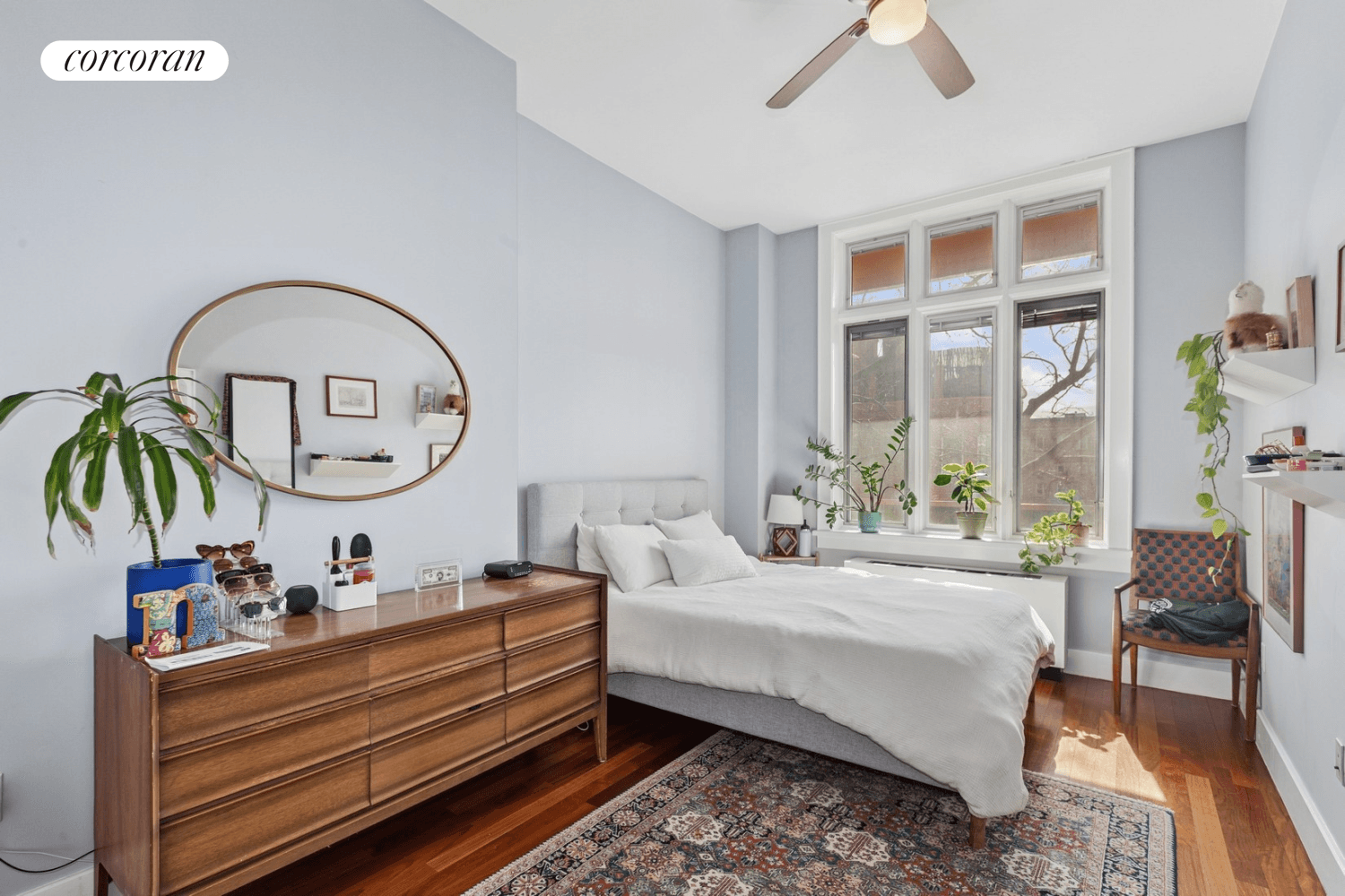 AVAILABLE MAY 1ST. Welcome to 21 Broome Street, Apt.