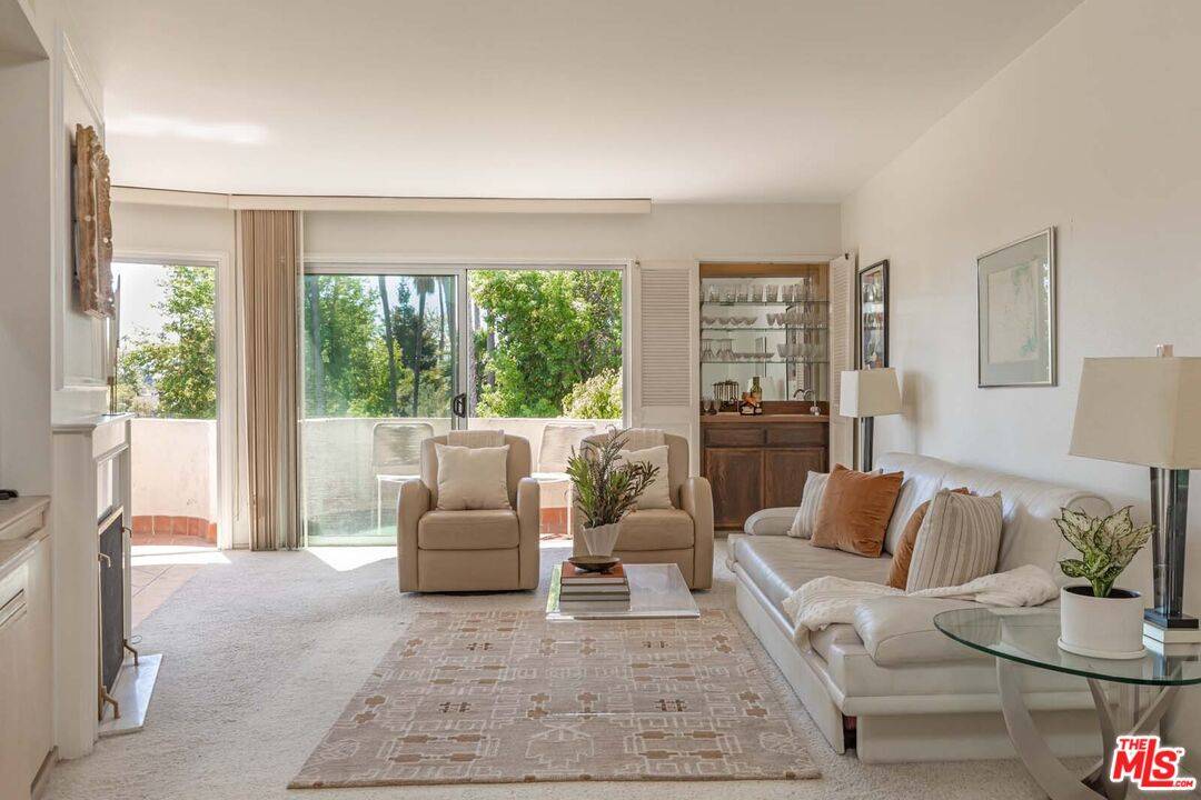 836 S Bundy Dr 1BR Brentwood La