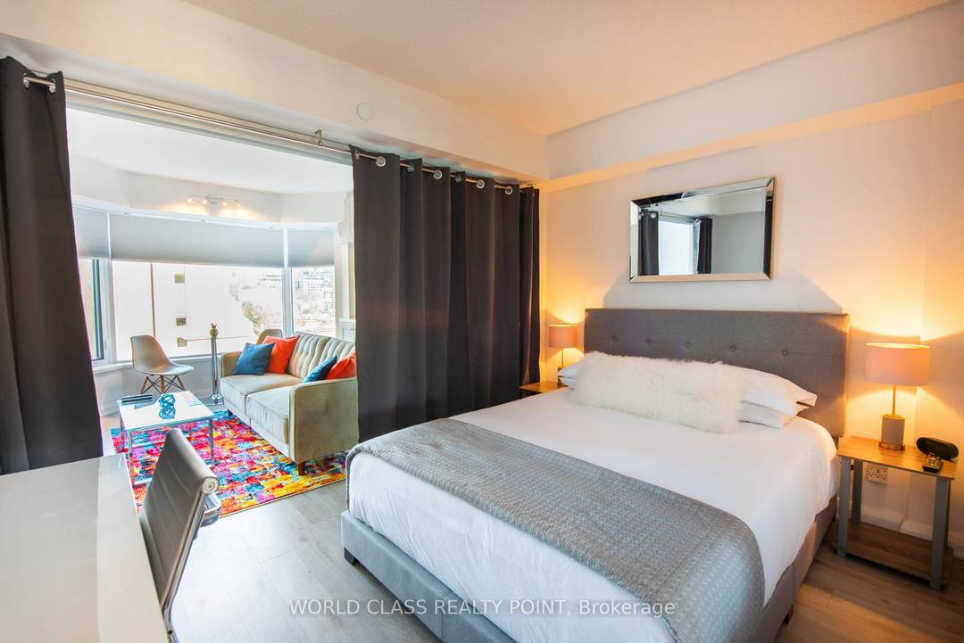 Stunning Iconic Yorkville Plaza One Bed FURNISHED SUITE With Beautiful North Side Street Exposure, Artistically Designed And Great Appealing Look Street For Evening Walk And Entertainment, Surrounded By World Class ...