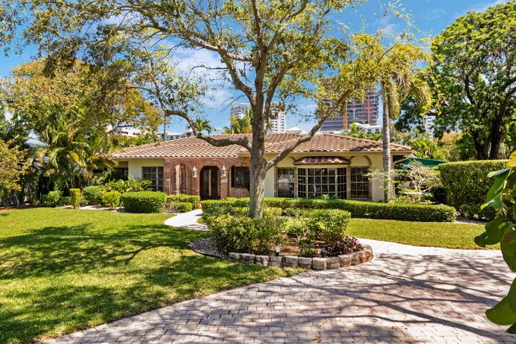 Located just steps from the ocean in the highly sought after Terra Mar neighborhood, this beautifully appointed 3 bedroom, 3 bathroom home with office and family room offers the ultimate ...