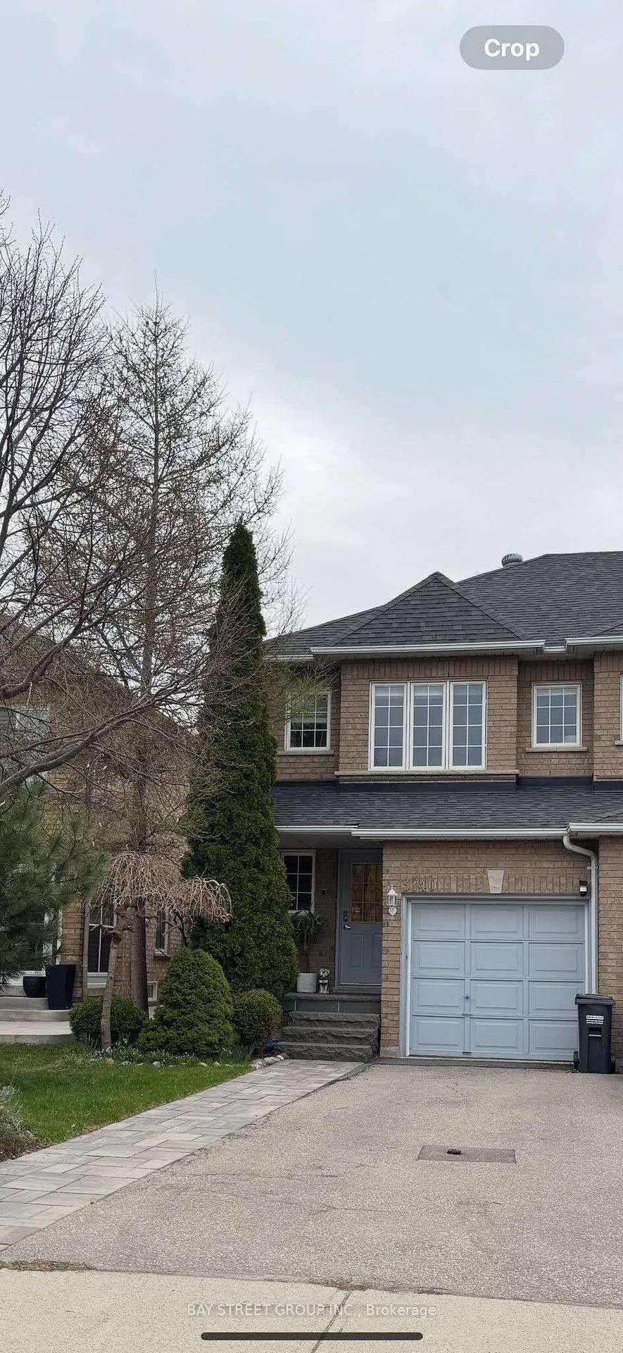 Beautiful And Bright Open Concept Home On A Quiet Street.