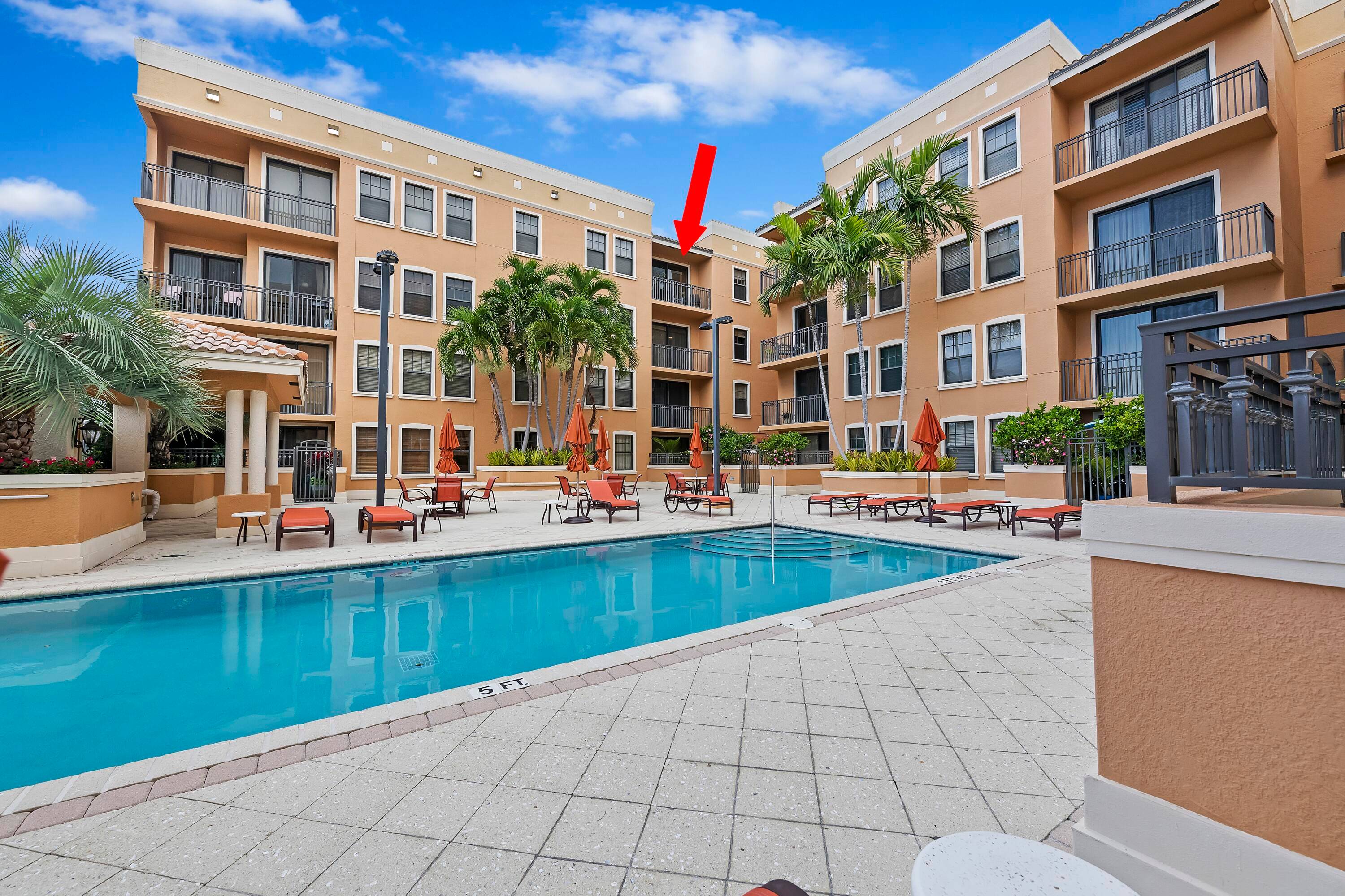 The Lucerne Condo building is under 1 Mile to the Ocean !