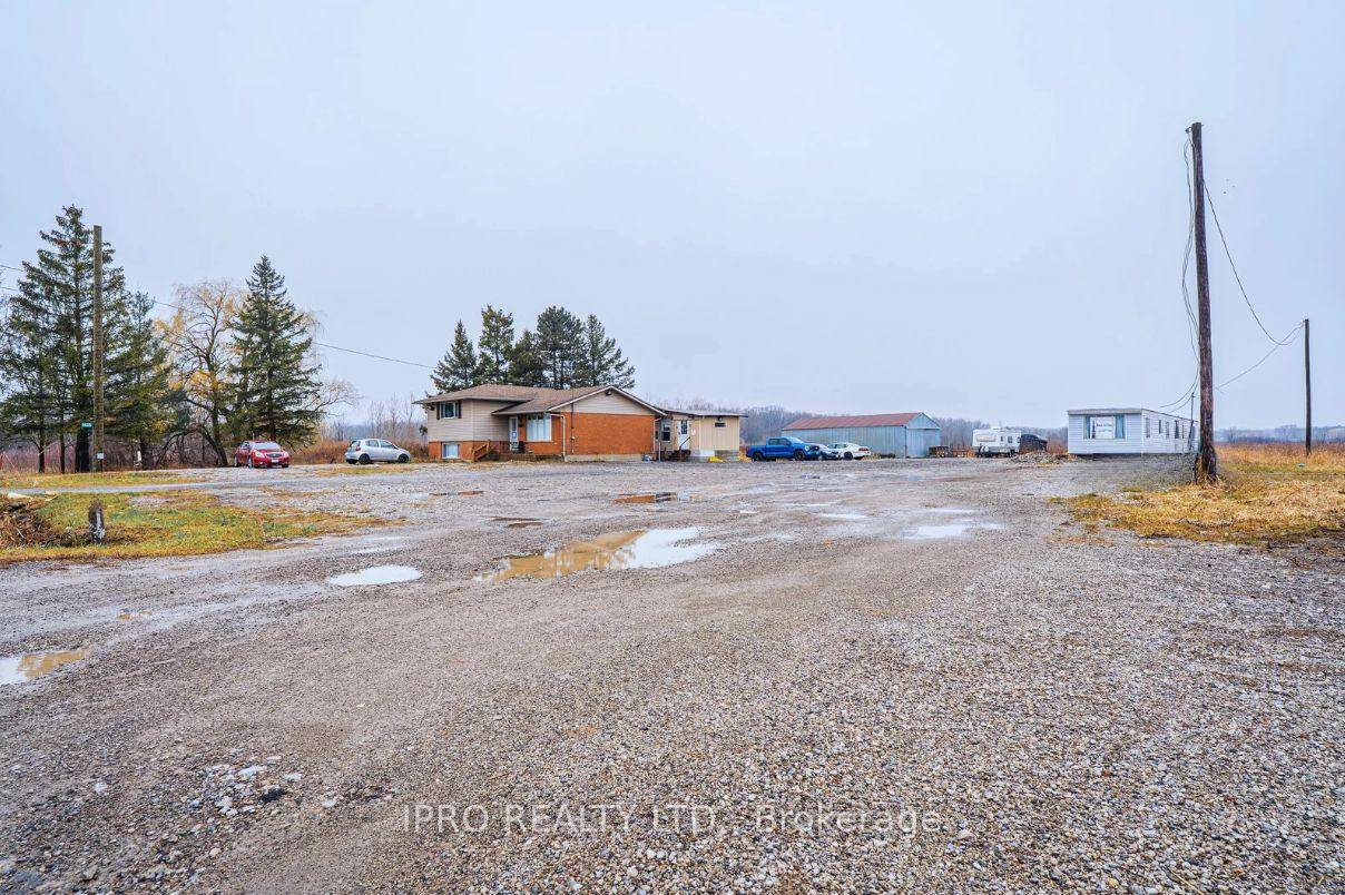 Presenting a rare opportunity in the highly desirable Niagara area, this expansive 10 acre property offers endless potential.