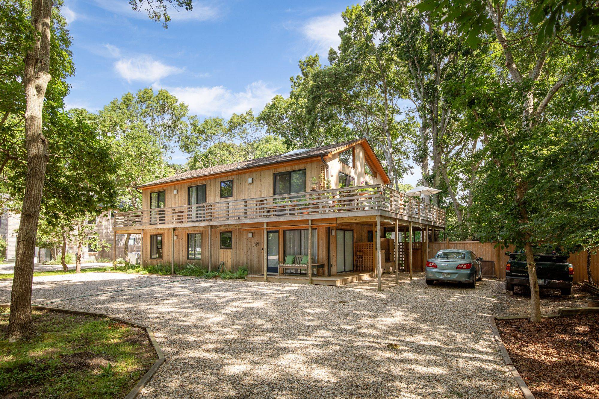 Tree Top Living in East Hampton with Private Beach 