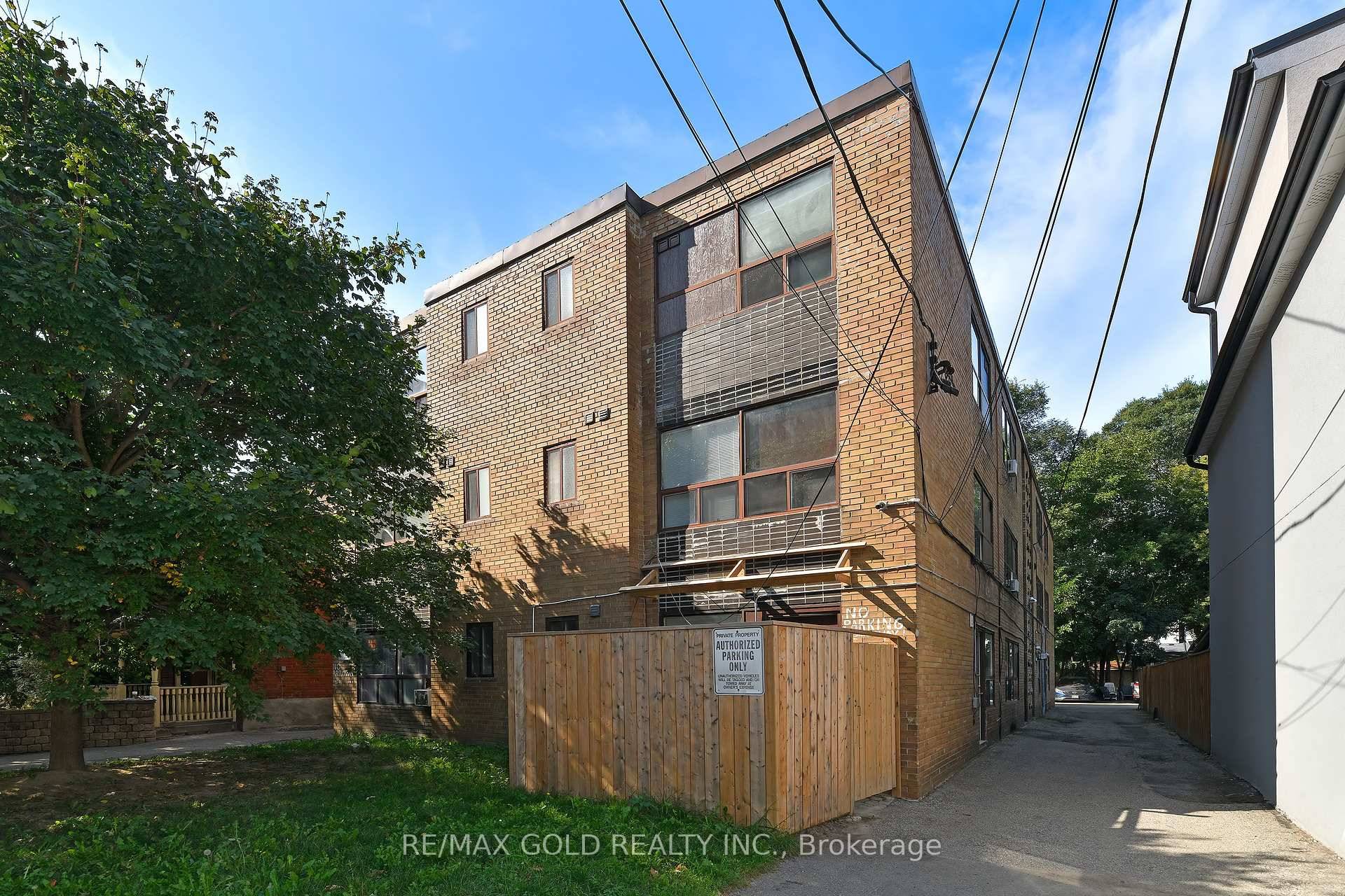 This exclusive 12 unit apartment building in Torontos East End offers a high yield investment with a 2023 net operating income of 313, 042 and a 5.