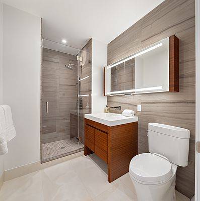 Welcome to this gleaming full floor loft at TriBeCas newest luxury tower, a stunning 3 bedroom, 3 bathroom home suffused with Lower Manhattan views and northern and southern light.
