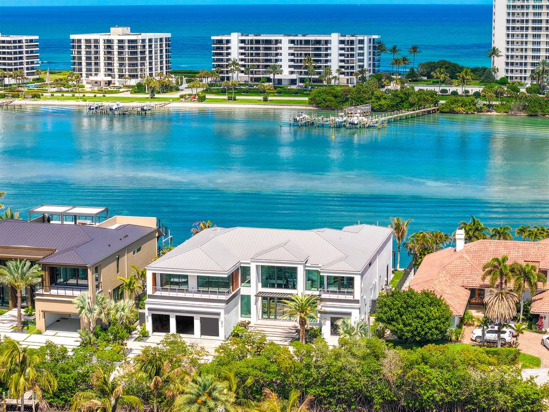Built by award winning High Tide Waterfront Properties on Jupiter's iconic Bahamian blue Intracoastal, this brand new residence delivers a true sense of arrival with standout design and thoughtful execution ...
