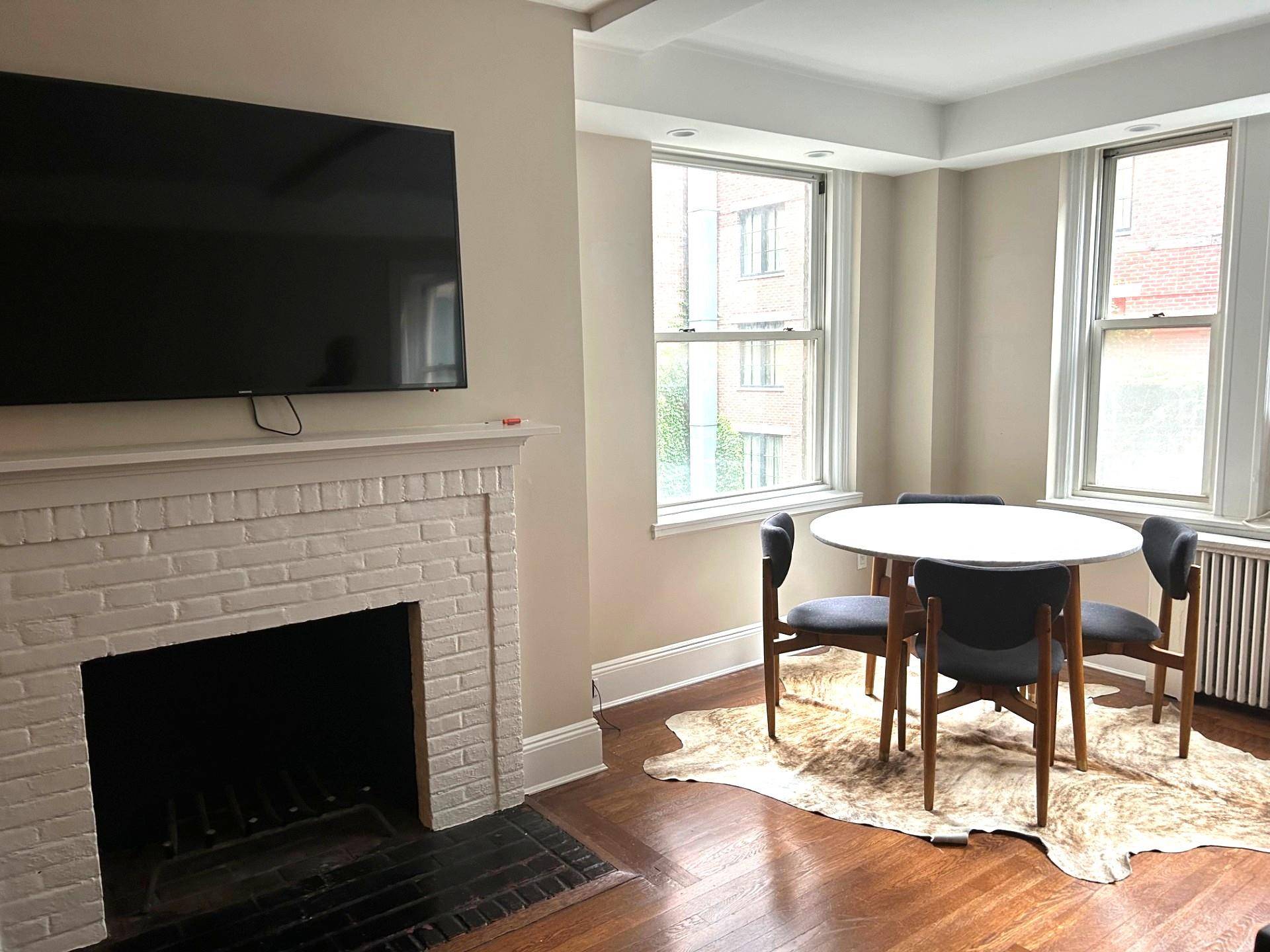 Greenwich Village Charm with Modern Luxury Live in one of Greenwich Village's most iconic addresses this serene, rear facing one bedroom home is tucked away in a coveted Bing amp ...
