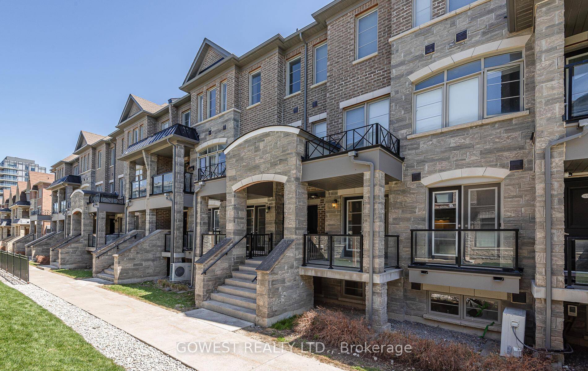 Freshly painted and featuring new laminate flooring, this bright southeast facing stacked townhouse is located in a highly desirable Brampton neighbourhood.