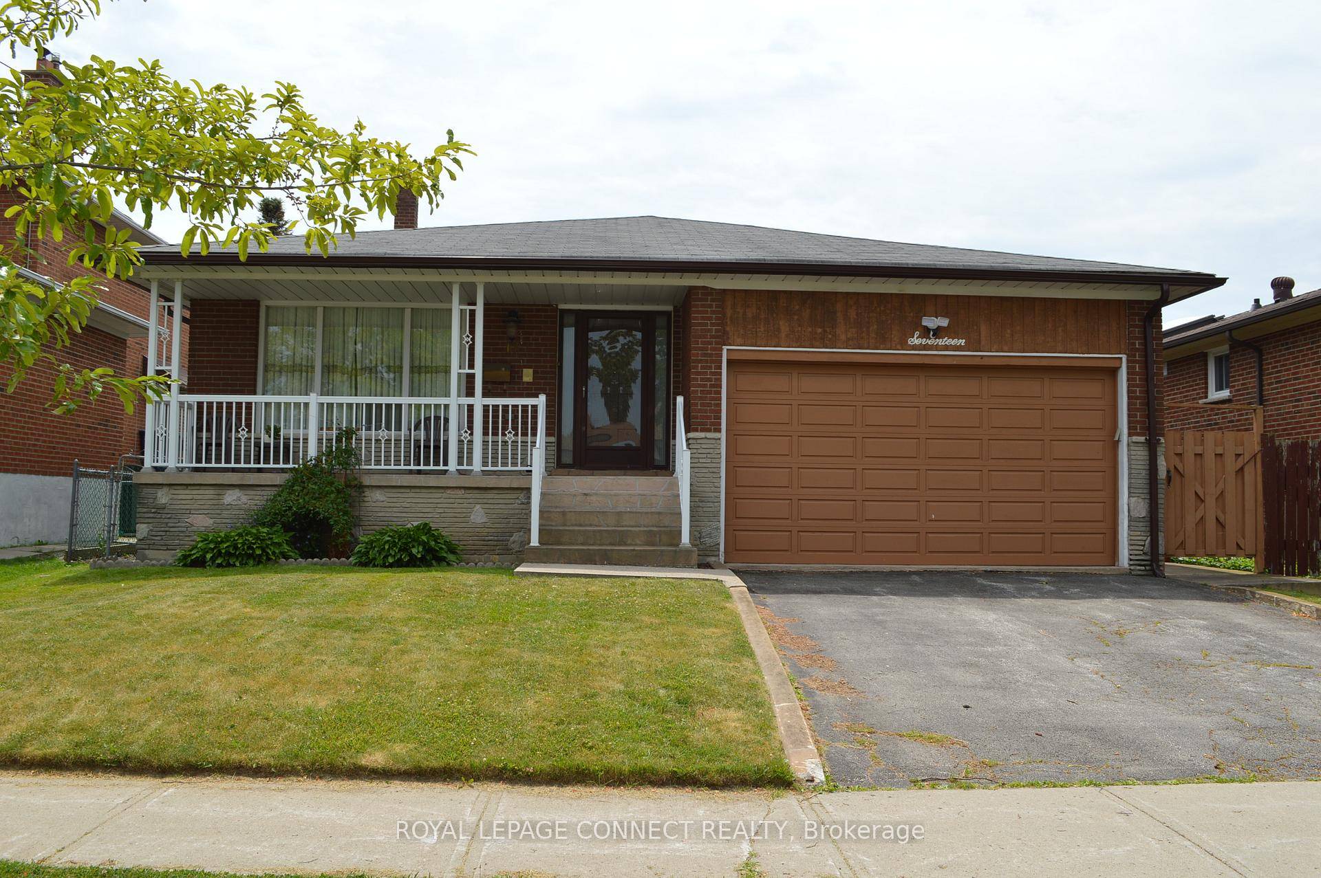 Lovingly cared for by the same owner for many years, this spacious 5 level backsplit offers exceptional living space and versatility.