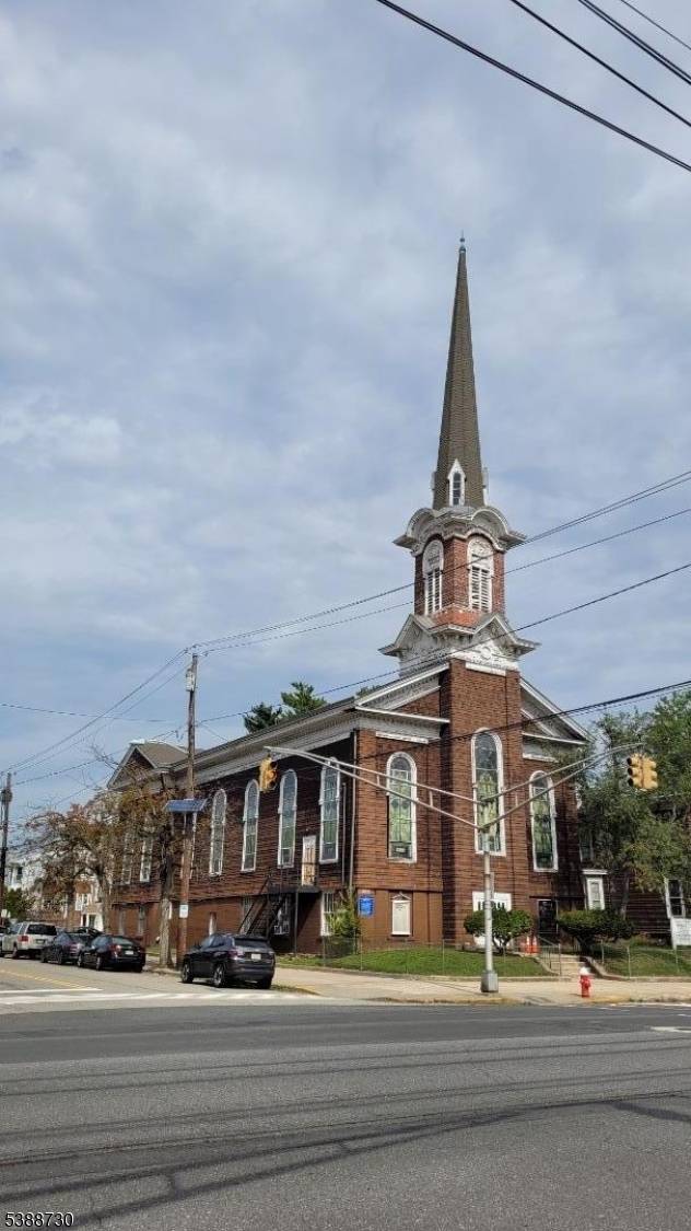 The property is located two blocks from the 34th Street Light Rail Station and a bus stop is present on the corner of 33rd Street and Avenue C.