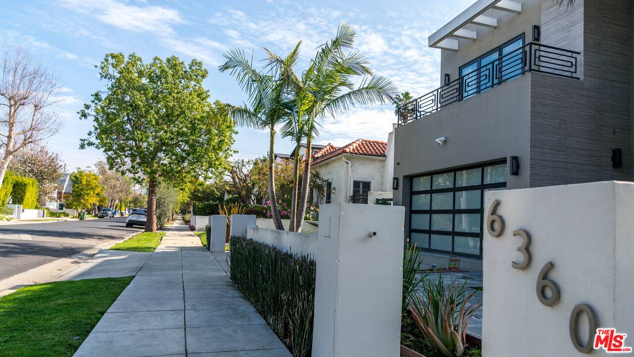 6360   Maryland Dr 5BR Beverly Grove La