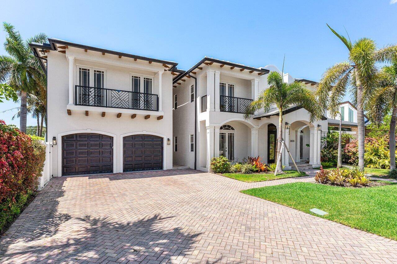 Discover your dream waterfront estate in prestigious Harbor Beach, Fort Lauderdale.