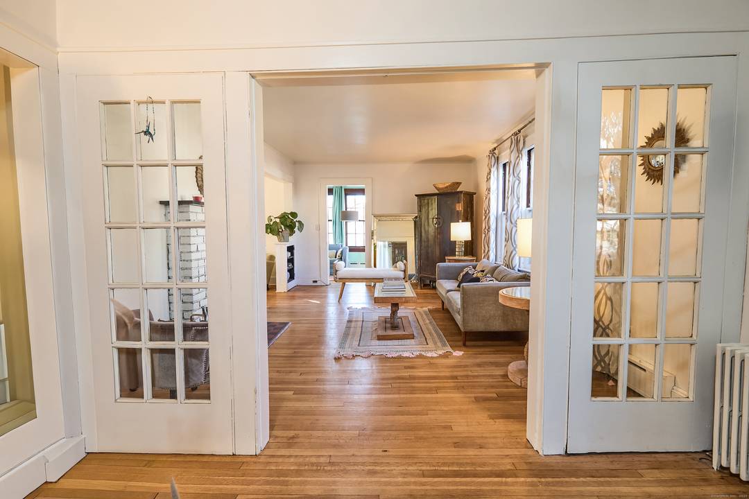 START YOUR NEW YEAR, MAKE YOUR OFFER AND SCHEDULE THE MOVERS TO SETTLE RIGHT INTO YOUR 3 BEDROOM COLONIAL OFFERING AN IDEAL, CONVENIENT LOCATION CLOSE TO SCHOOLS, RETAIL SHOPPING, PARKS ...