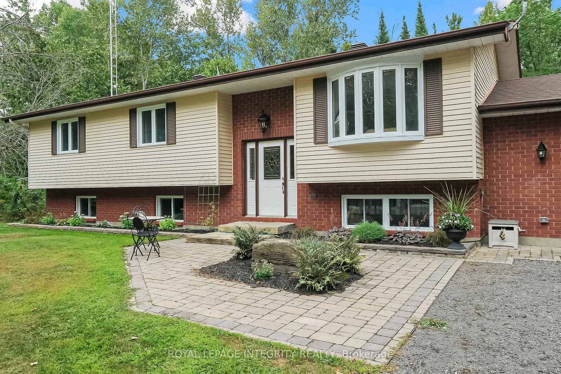 Superbly maintained amp ; tastefully updated, this 3 1 Bed, 2 full Bath raised bungalow is a true escape from city life, yet less than 30 minutes to Kanata.