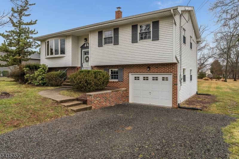 WELCOME TO THIS IMMACULATE 4 BEDROOM HOME NESTLED IN A GREAT NEIGHBORHOOD.