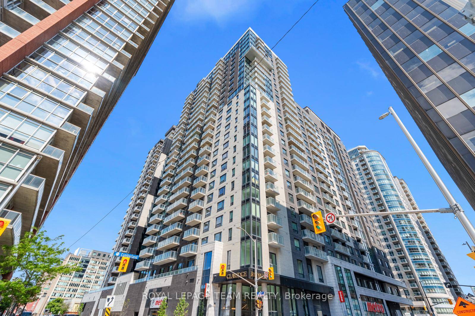 In the heart of Ottawa's vibrant ByWard Market, discover Claridge Royale a brand new condominium that brings together luxury living and downtown lifestyle in one iconic address.
