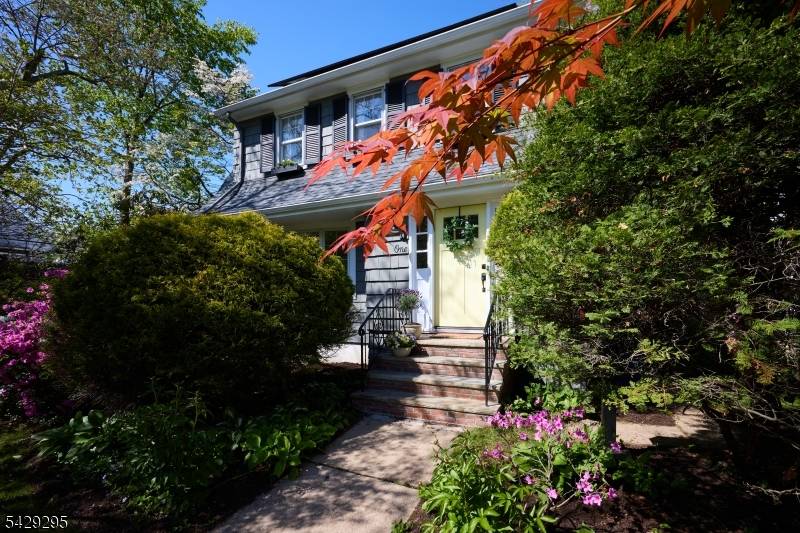 Some homes just live beautifully.