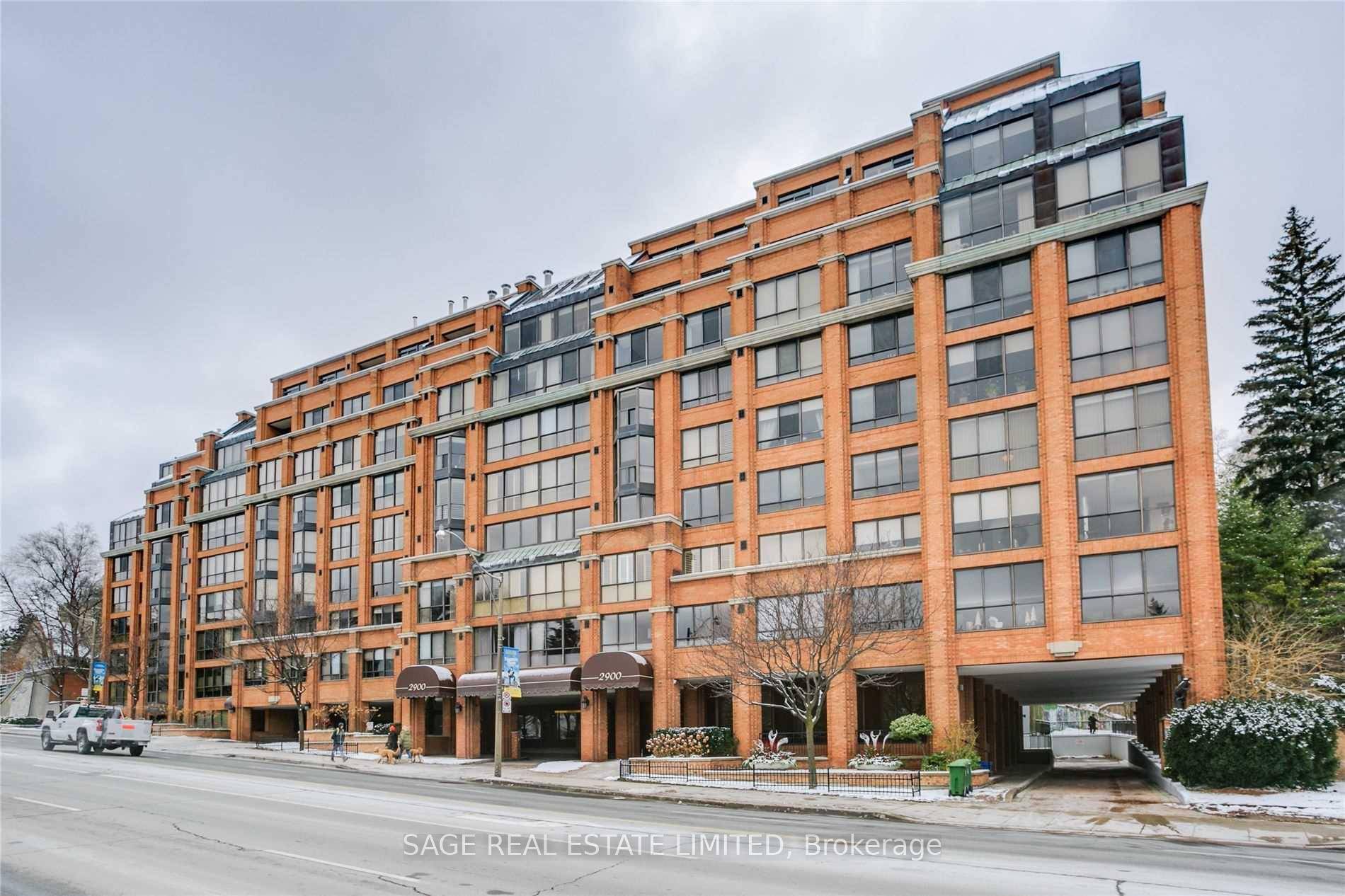Luxury Living at Timeless Residences of Muir Park !
