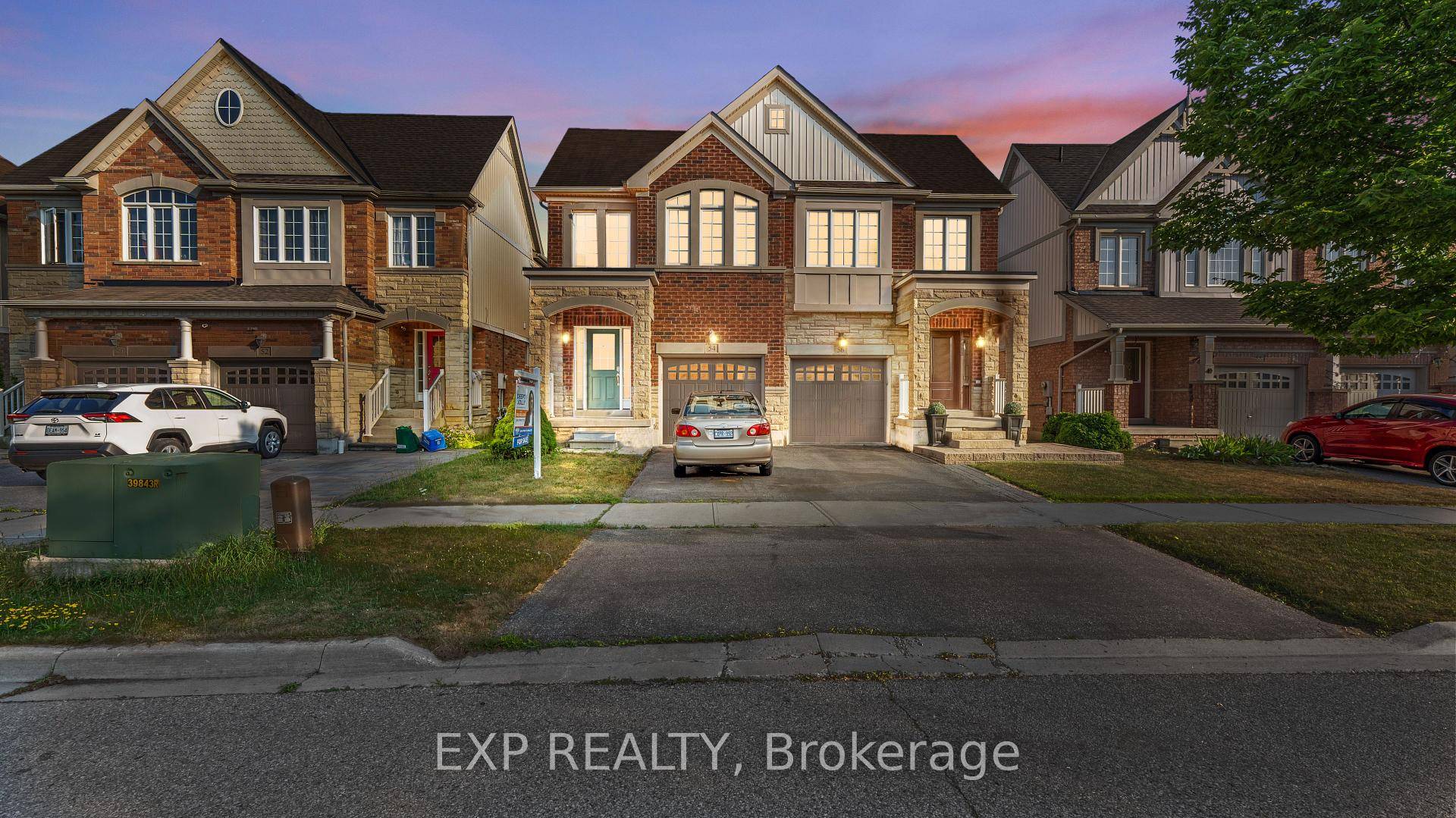 Welcome to your new home in the vibrant Northwest Ajax community !