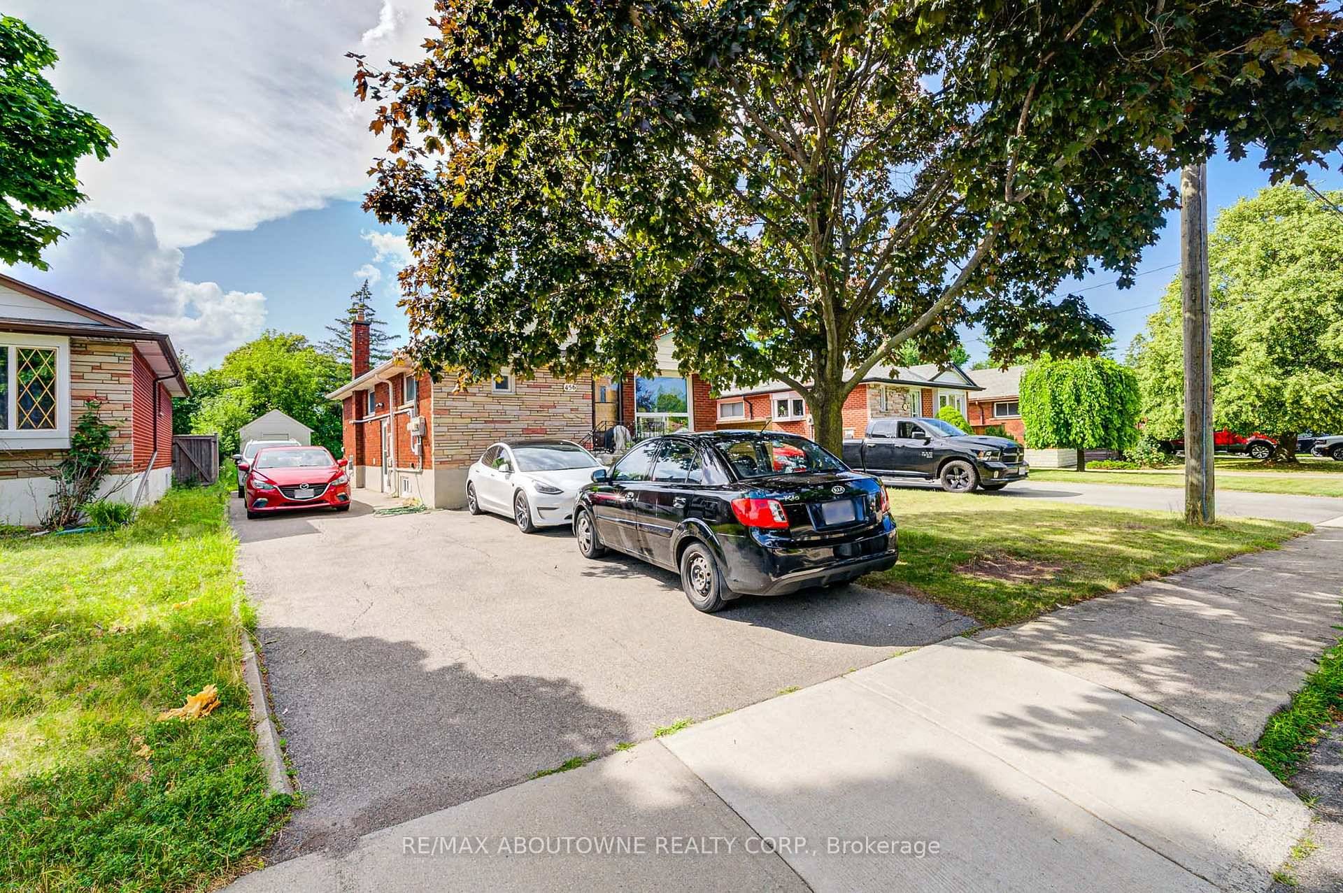 Discover comfort and convenience in this spacious 2 bedroom basement apartment located in a quiet, family friendly neighborhood in Hamilton, Ontario.
