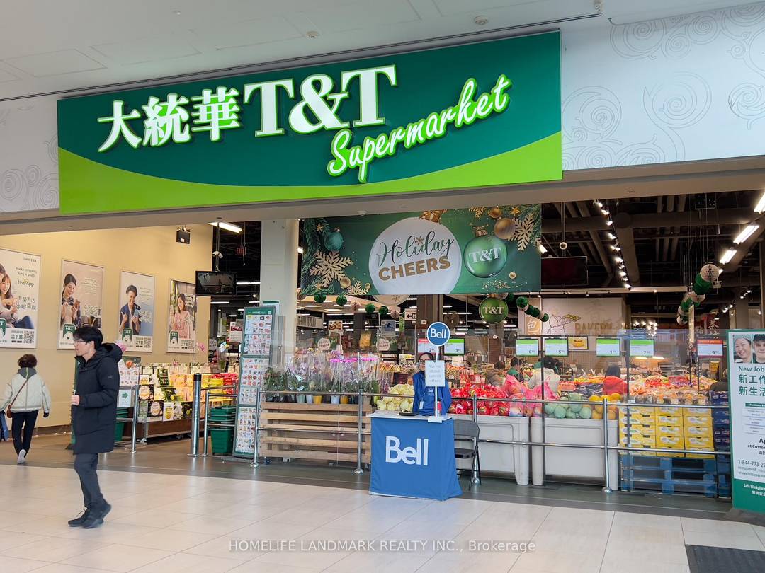 Great location in the heart of Markham, close to York University, YMCA, Pan Am.