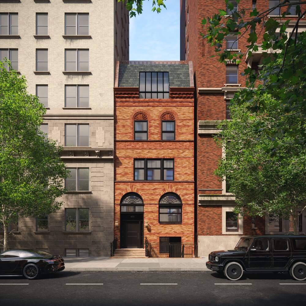471 West End Avenue presents an extraordinary opportunity to own and transform a 25' wide, 100 vacant townhouse into a masterpiece in one of the Upper West Side's most exclusive ...
