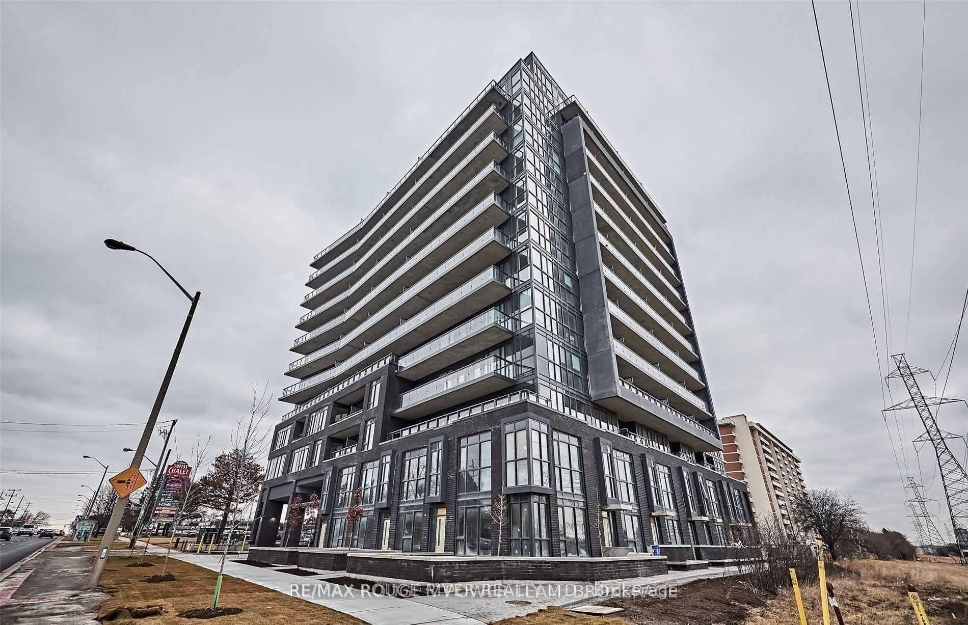 Beautiful 2 Bedroom, 2 Bathroom Boutique Style Luxury Condo That Has A Large South Facing Balcony amp ; Designer Finishes Thru Out.