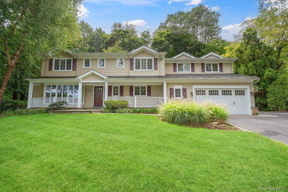 Welcome to this beautiful 6 bedroom, 4.
